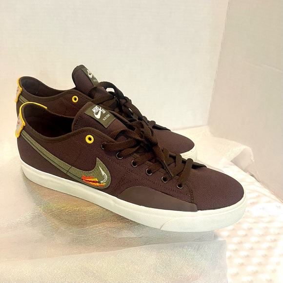 Nike SB Blazer Court sneakers 
Daan Van Der Linden Baroque Brown
NWT
Size 10.5 - Picture 1 of 11